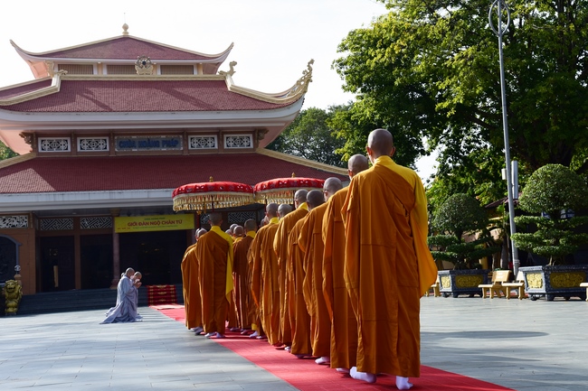 Lễ truyền giới Sa di Phương Trượng